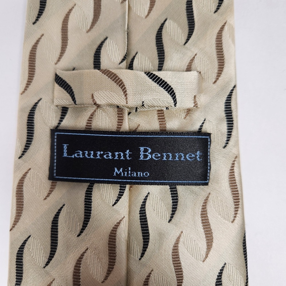 Laurant Bennet Milanese Men's Necktie - Picture 4 of 7